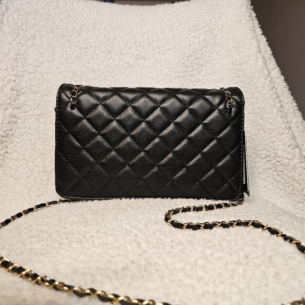 Badgley Mischka Black Quilted Chain Crossbody Bag with Gold Hardware - Picture 5 of 6